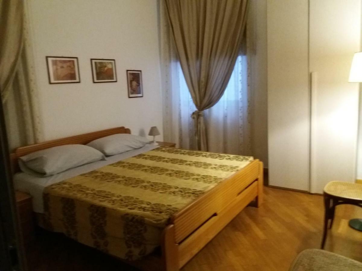 Domus Sottoripa Apartment Genoa
